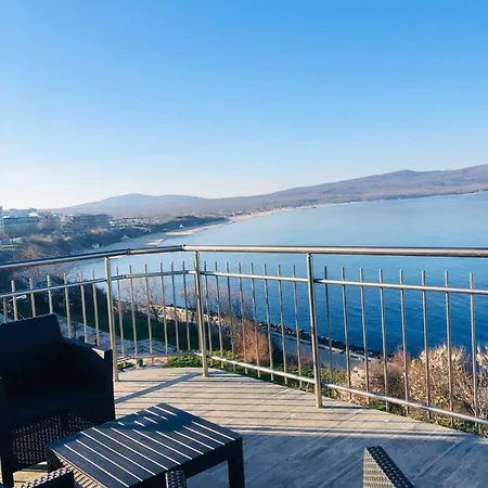 Nikola- Family Hotel