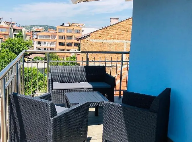 Nikola- Family Отель Приморско