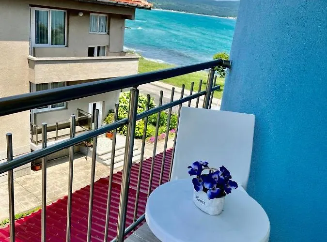 Nikola- Family Отель Приморско