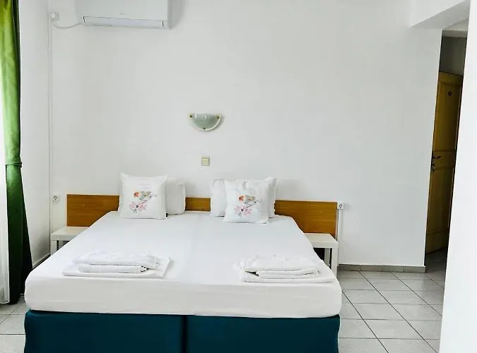 Отель Nikola- Family