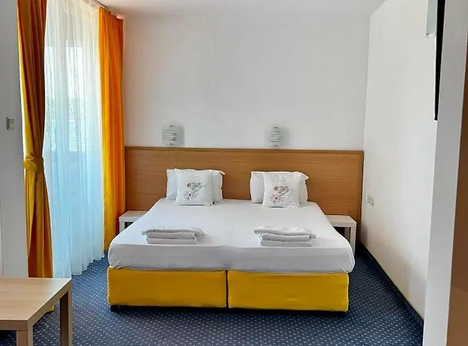 Nikola- Family Приморско