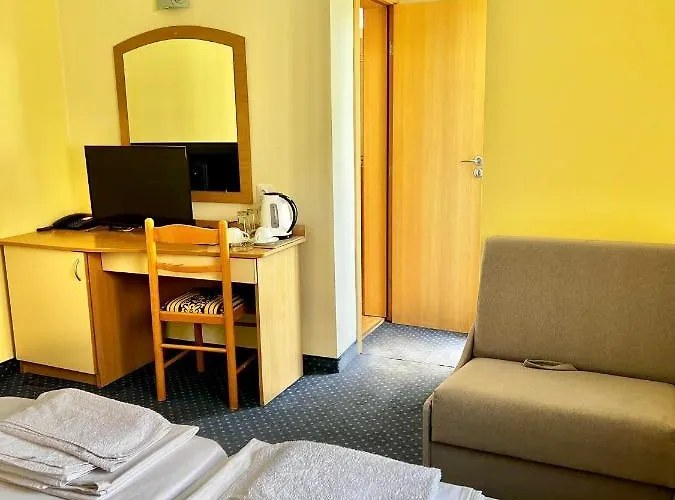 Nikola- Family Приморско