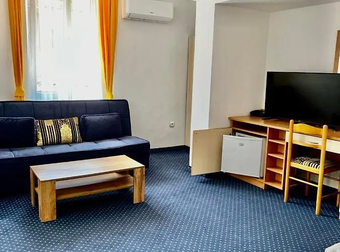 Nikola- Family Приморско