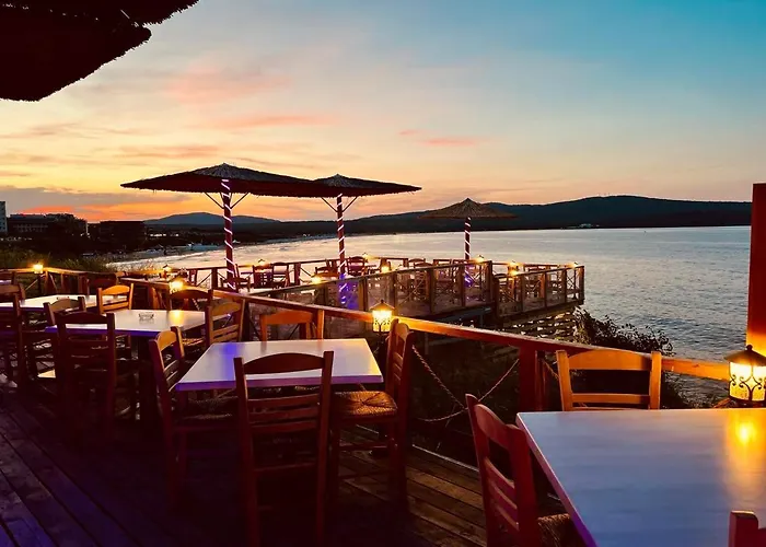 Nikola- Family Отель Приморско