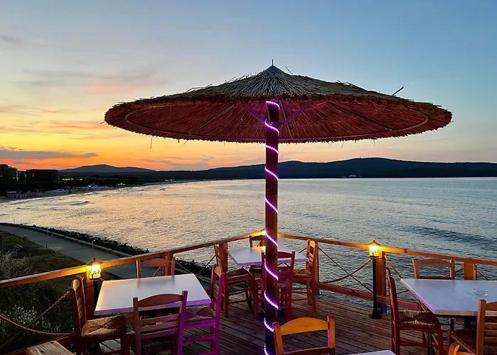 Отель Nikola- Family Приморско