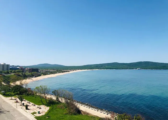 Nikola- Family 2* Приморско