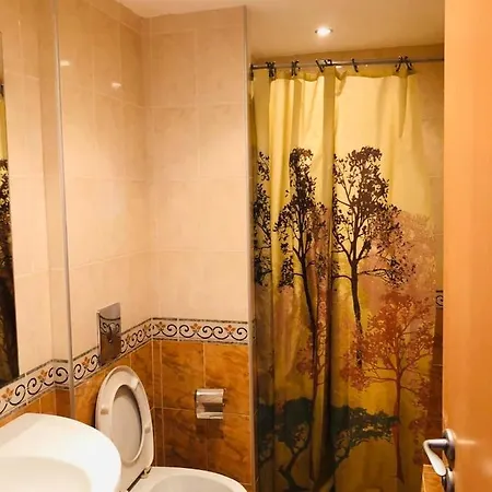 Nikola- Family プリモルスコ