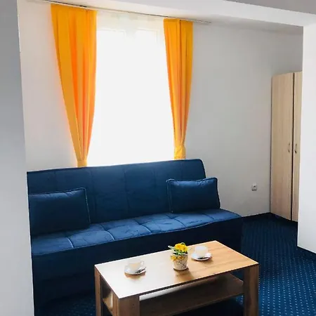 ホテル Nikola- Family 2*